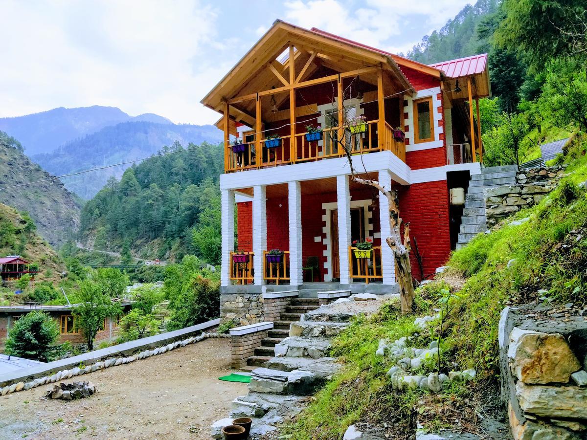 Offbeat Abodes - Tirthan Valley Banjar Bagian luar foto